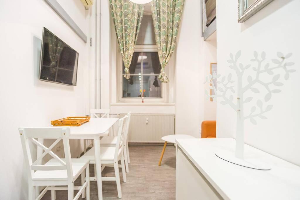Apartma N'Poznam Tobacna Ljubljana Bagian luar foto