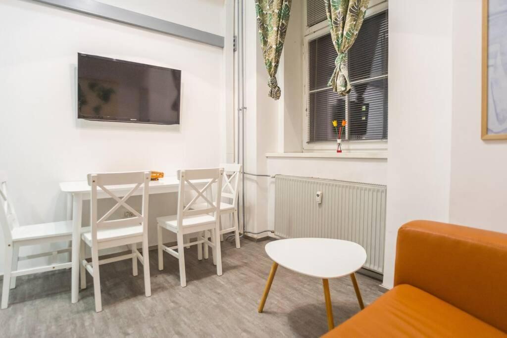 Apartma N'Poznam Tobacna Ljubljana Bagian luar foto